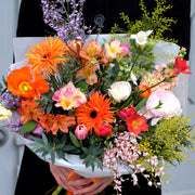 "A Kiss of Spring" mit bunten Frühlingsblumen