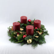 Zeitloser Adventskranz in Burgundy