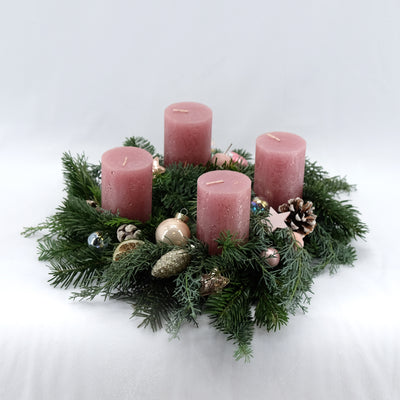 Verspielter Adventskranz in glitzerndem Altrosa | 30cm