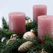 Verspielter Adventskranz in glitzerndem Altrosa | 30cm