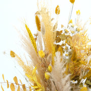 Trockenblumenstrauß in Gelb und Beige