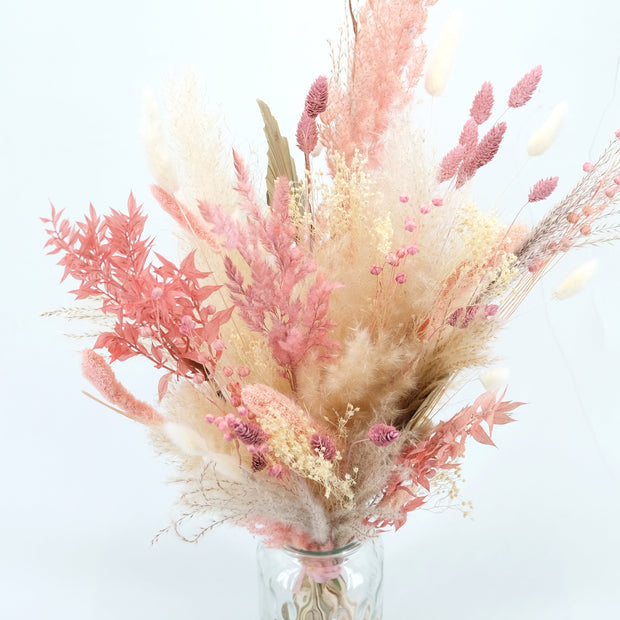 Trockenblumenstrauß in Spring Rosé und Beige